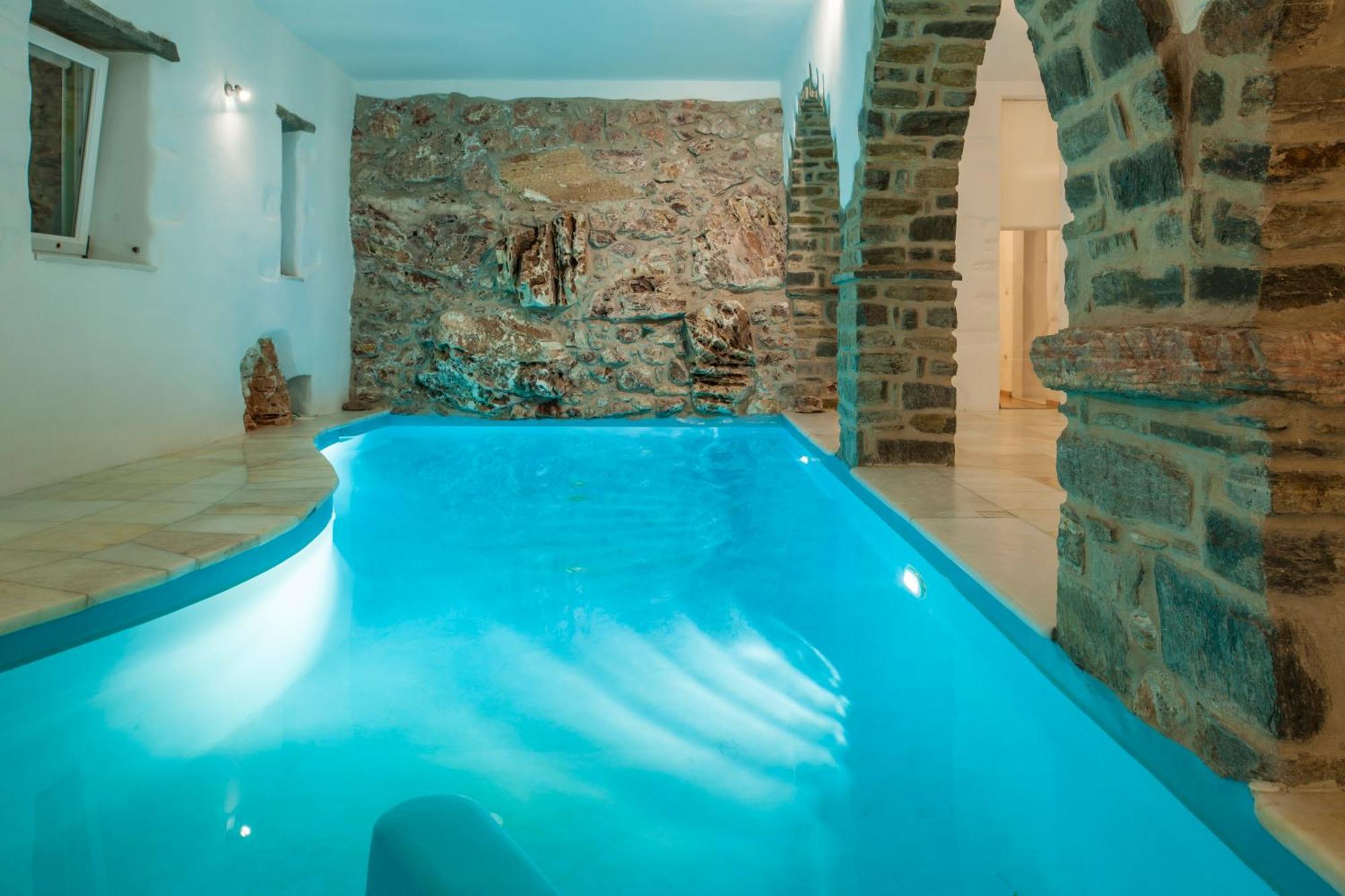 Villa Aeolos With 2 Private Pools Sarakiniko  Bagian luar foto