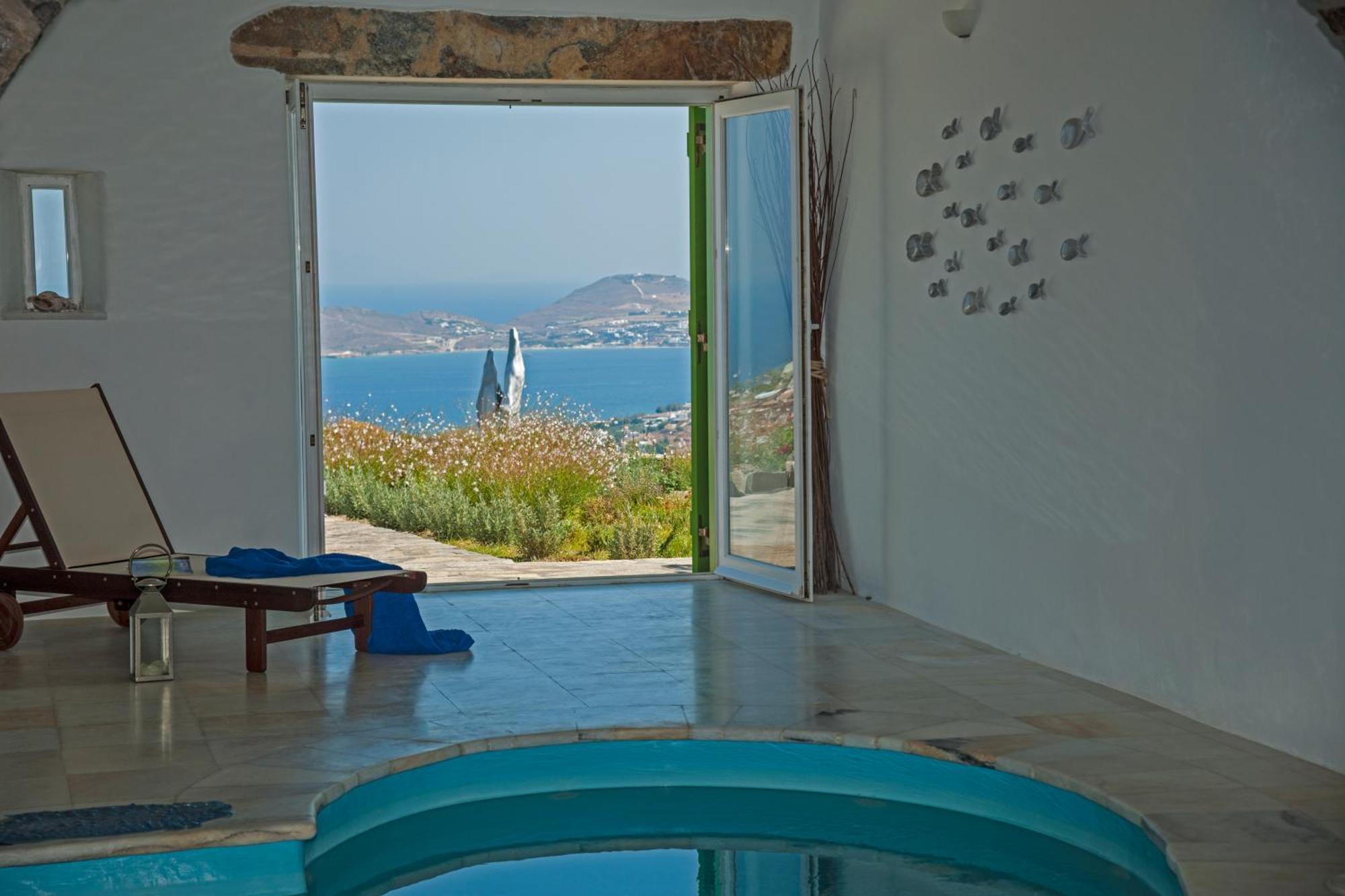 Villa Aeolos With 2 Private Pools Sarakiniko  Bagian luar foto