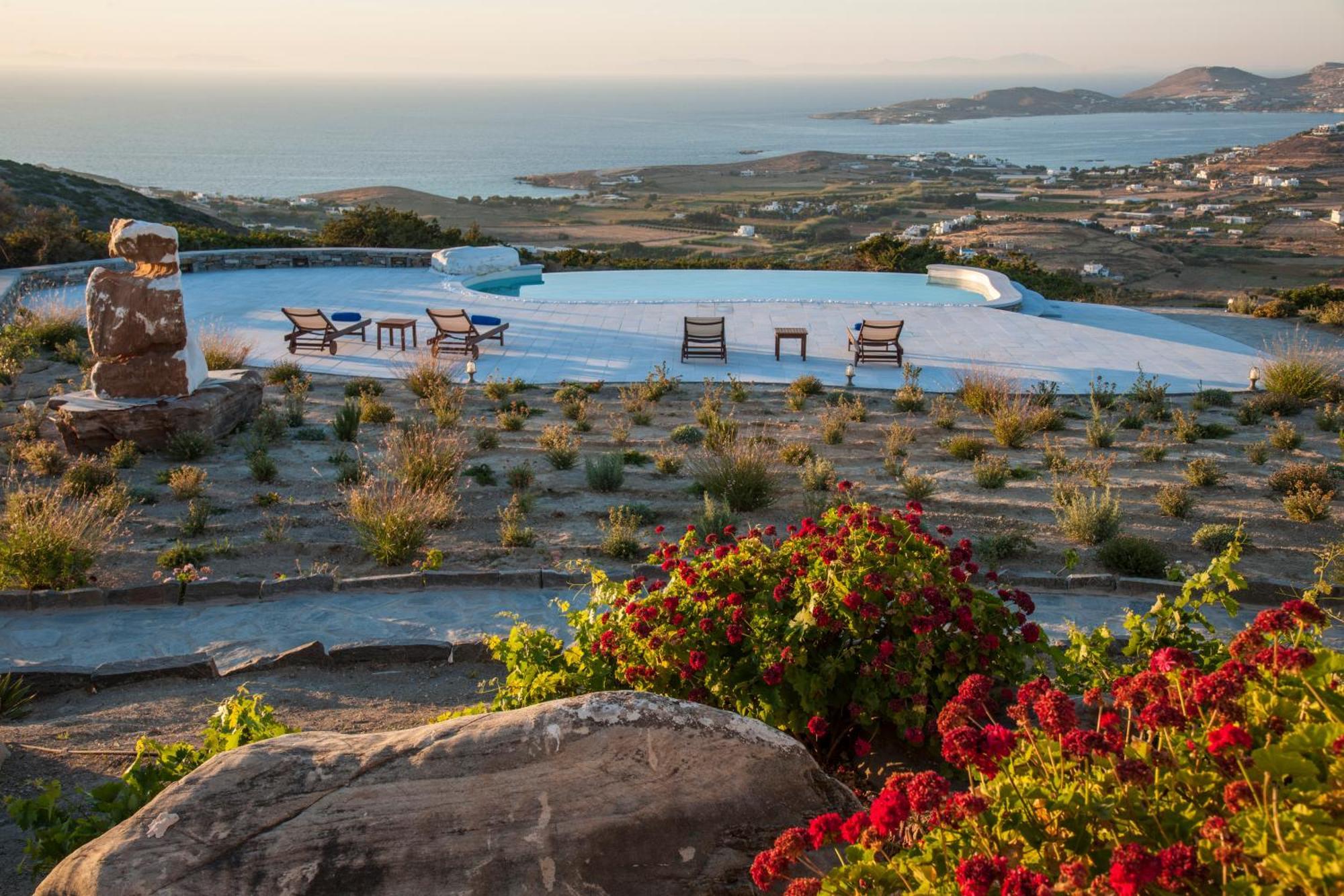 Villa Aeolos With 2 Private Pools Sarakiniko  Bagian luar foto