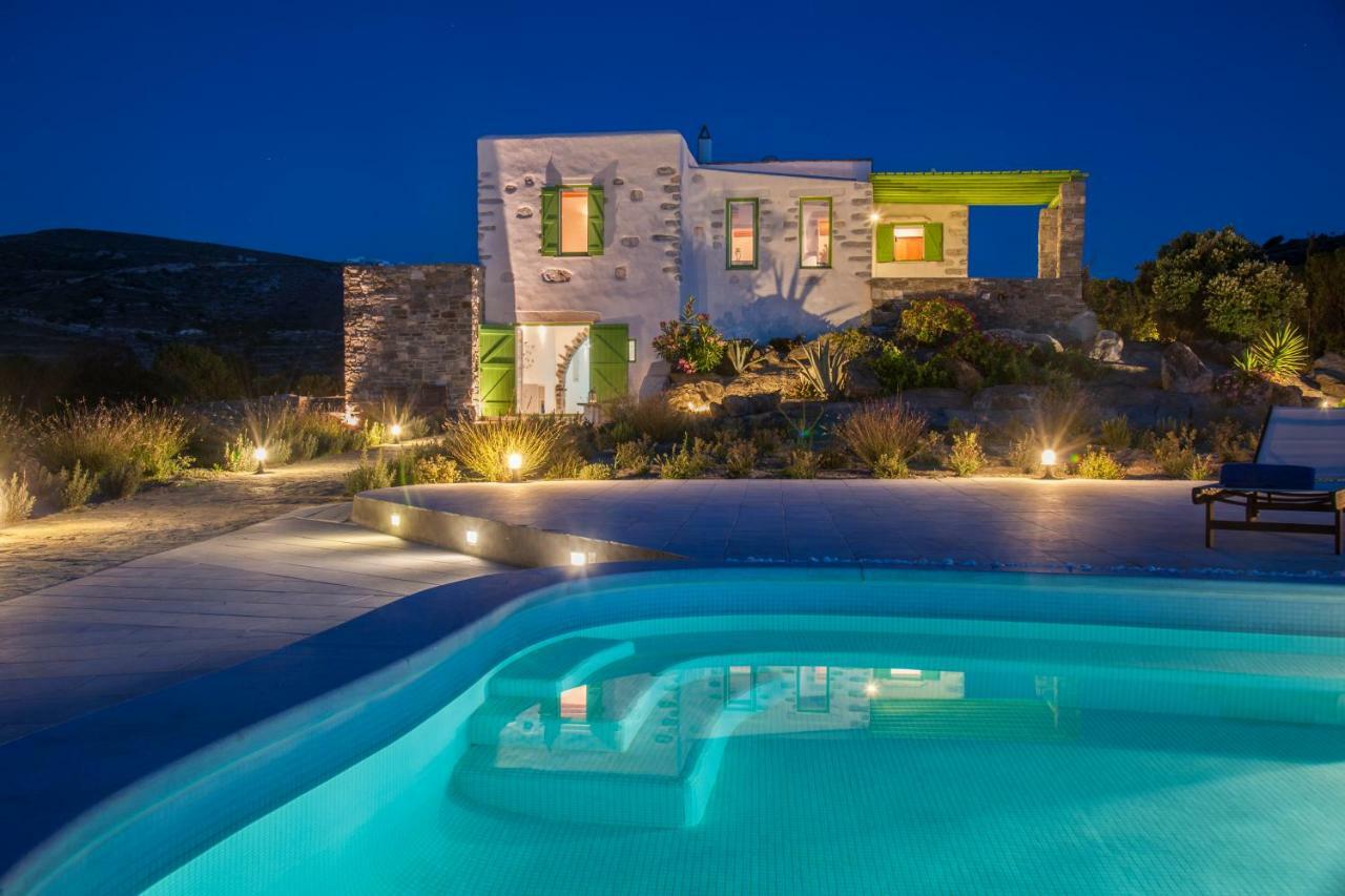 Villa Aeolos With 2 Private Pools Sarakiniko  Bagian luar foto