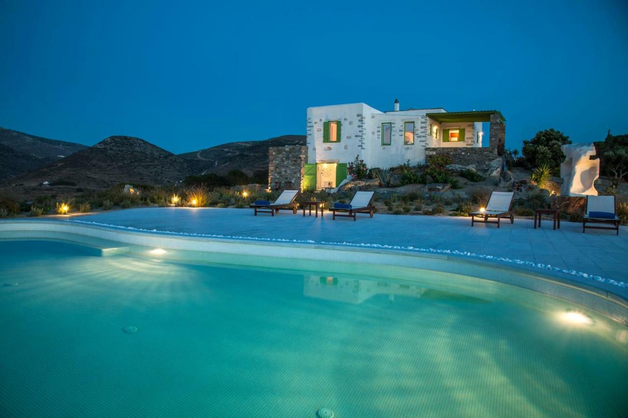 Villa Aeolos With 2 Private Pools Sarakiniko  Bagian luar foto