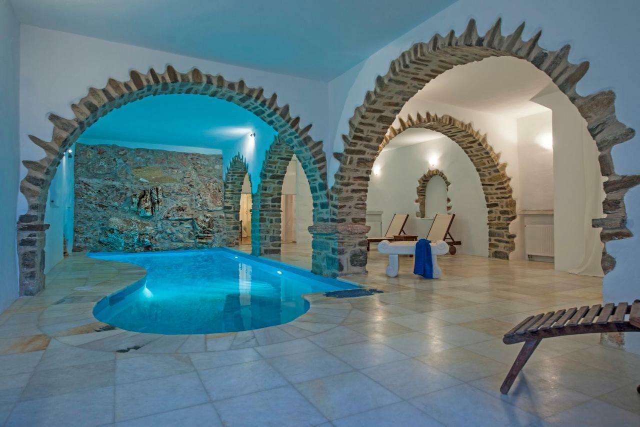 Villa Aeolos With 2 Private Pools Sarakiniko  Bagian luar foto